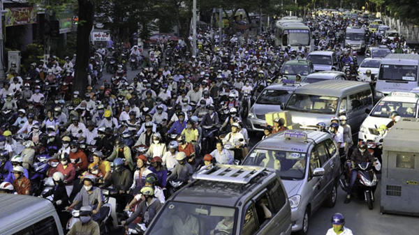 Sang đường khi đi xe máy Thuê xe máy Tuy Hoà Phú Yên sao cho đúng (2)